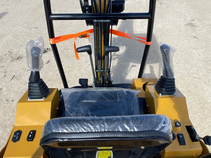#1103-•-new-ats-rt15r-mini-excavator-image-7