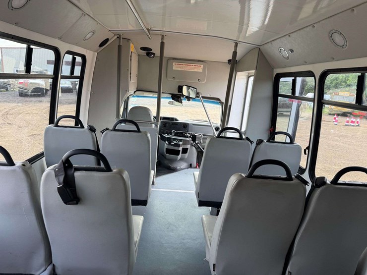 2018-ford-e350-image-20