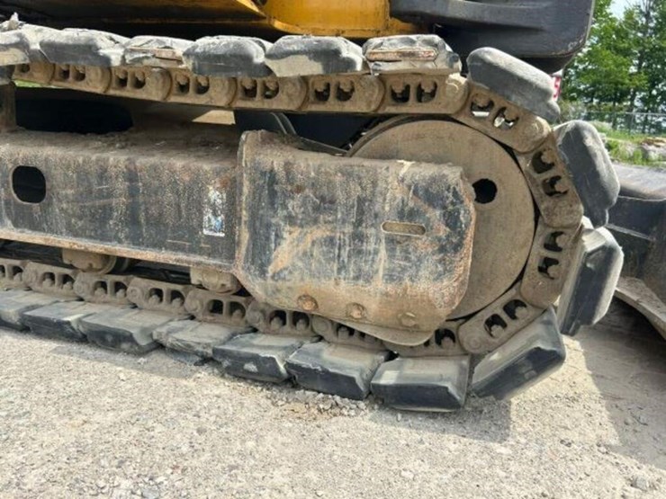 2014-deere-85g-image-80