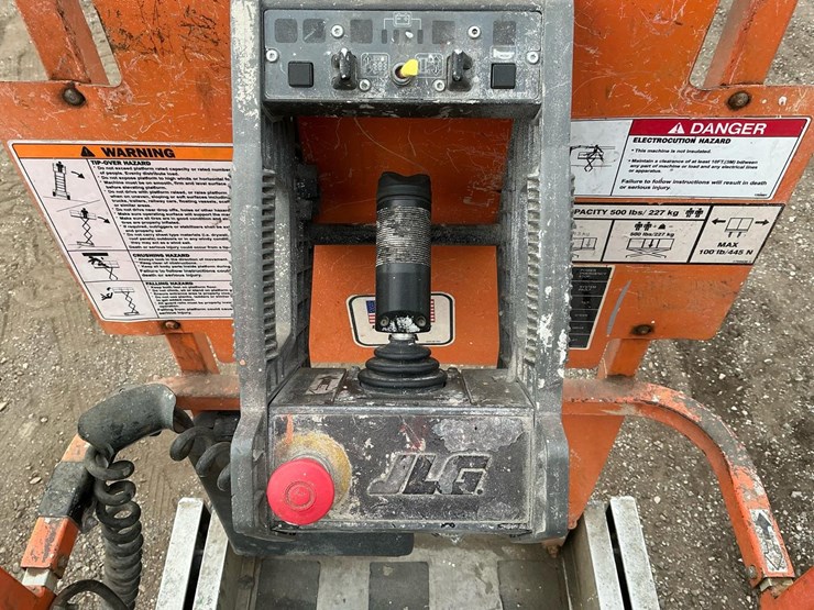 2006-jlg-1930es-image-19