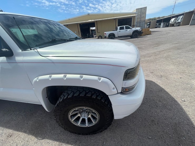#212-•-2001-chevrolet-silverado-pickup-truck-(has-a-nm-title-image-17
