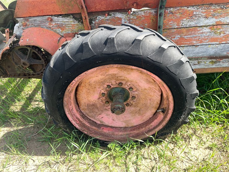 #2010-•-vintage-manure-spreader-(colfax-wi)-image-35