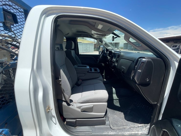 2016-chevrolet-silverado-3500-image-29