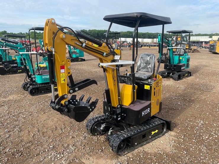 #2037-•-2026-cfg-h13r-mini-excavator-image-1