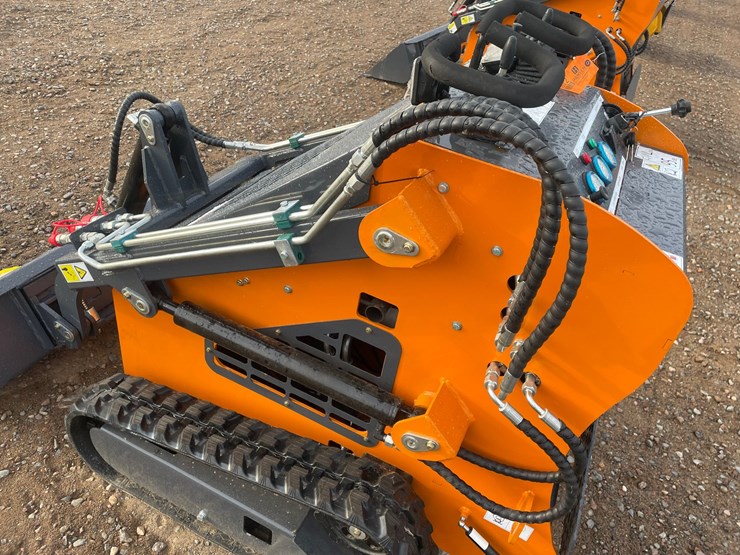 #2002-•-unused-2026-landhonor-mini-skid-steer-loader-image-9