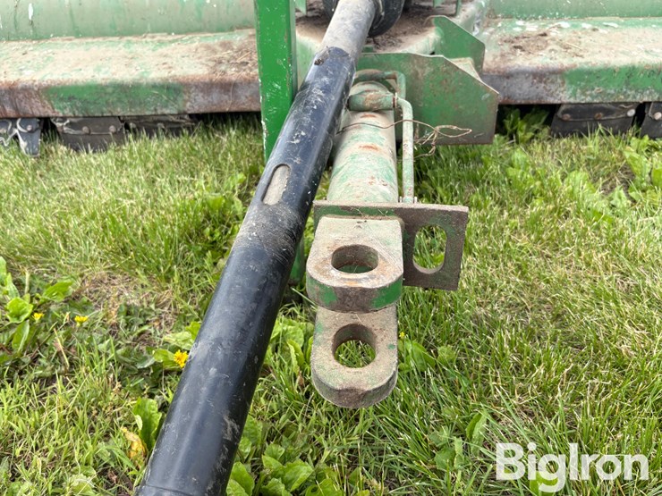 john-deere-120-image-10