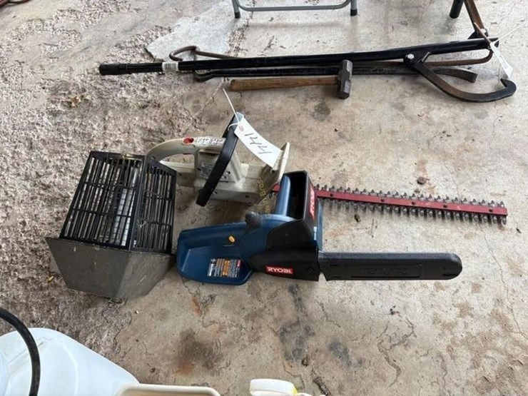 ryobi-saw,-hedge-trimmer,-bug-zapper-image-1