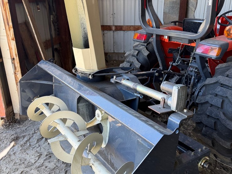 allied-farm-king-model-7420-late-model-3-point-snow-blower-image-4