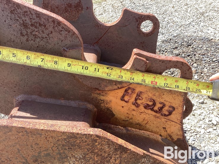 kubota-23"-excavator-bucket-image-11