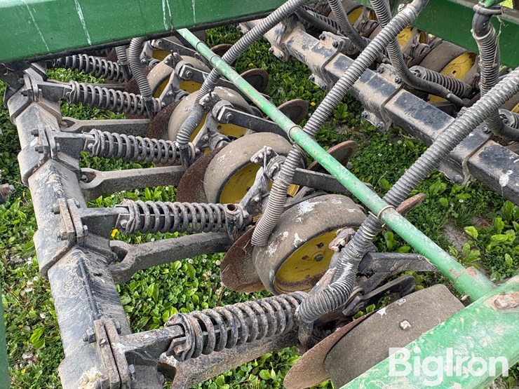 john-deere-750-image-13