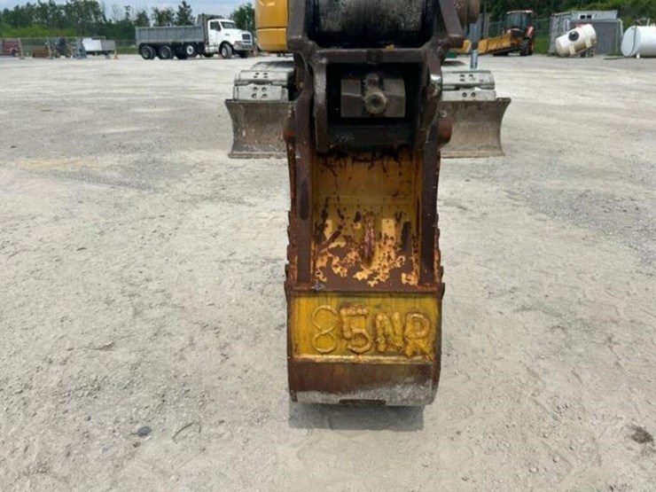 2014-deere-85g-image-53