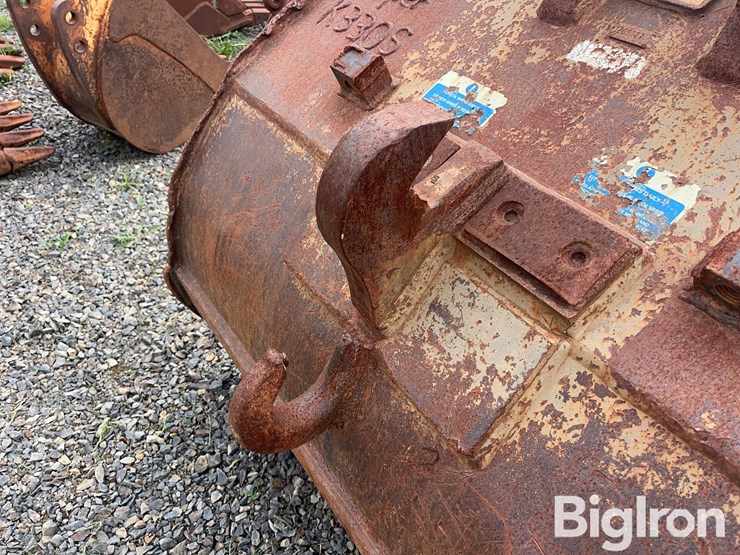 2004-geith-volvo-s2-48”-excavator-bucket-image-9
