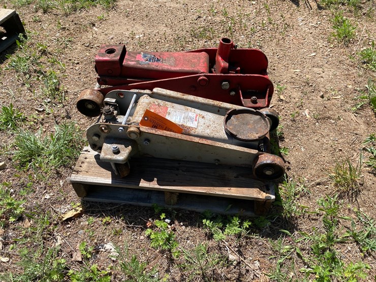 #7433-•-(2)-floor-jacks-(antigo,-wi)-image-4