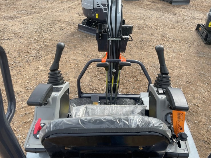 #2032-•-unused-2026-ats-mini-excavator-image-12