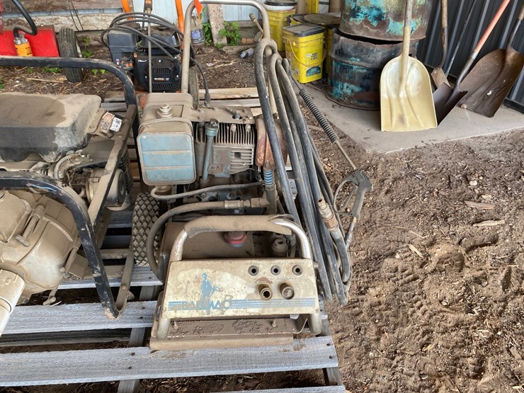 #7073-•-baumac-gas-powered-pressure-washer-(deerbrook,-wi)-image-2
