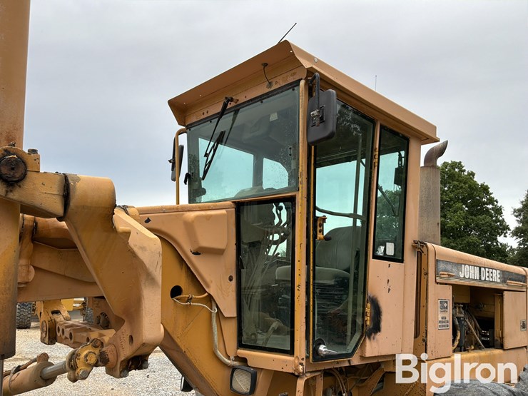 1994-deere-770bh-image-11