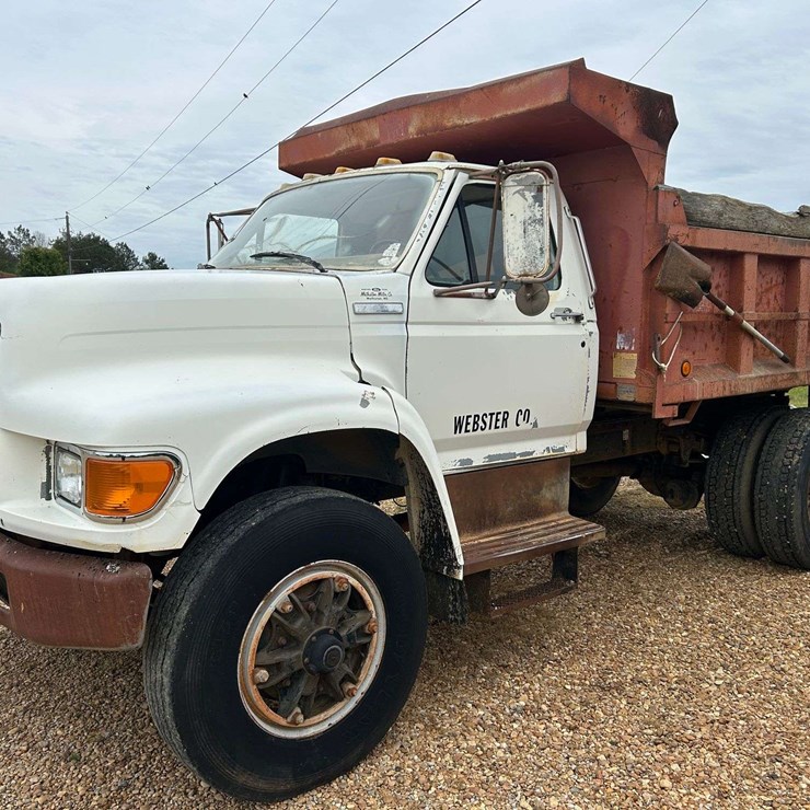 1995 FORD F700