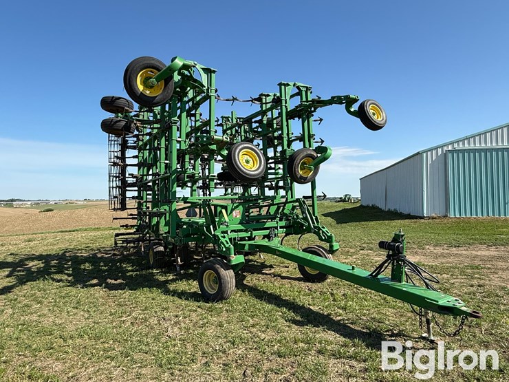 2014-john-deere-2210-image-3