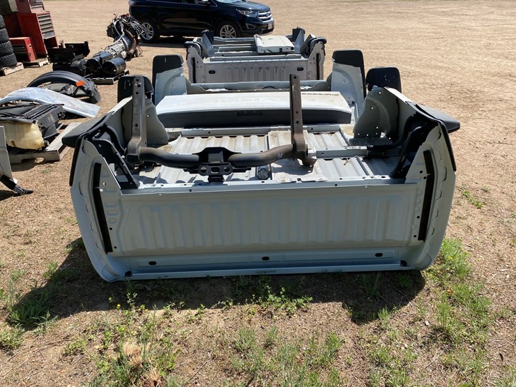 #7418-•-2020-and-newer-chevrolet-take-off-box-with-tailgate-(antigo,-wi)-image-2