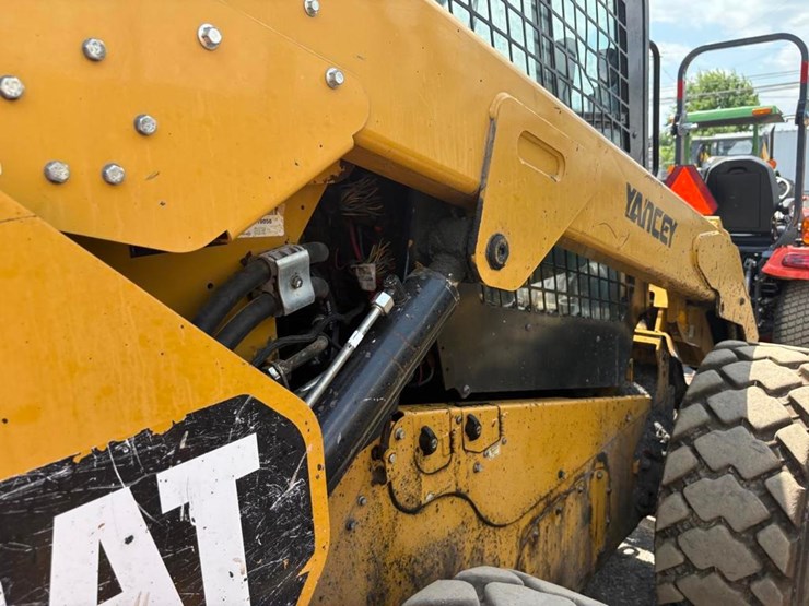 caterpillar-272d2-image-12