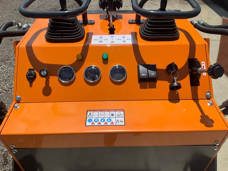 #1000-•-unused-landhero-mini-skid-steer-loader-image-15