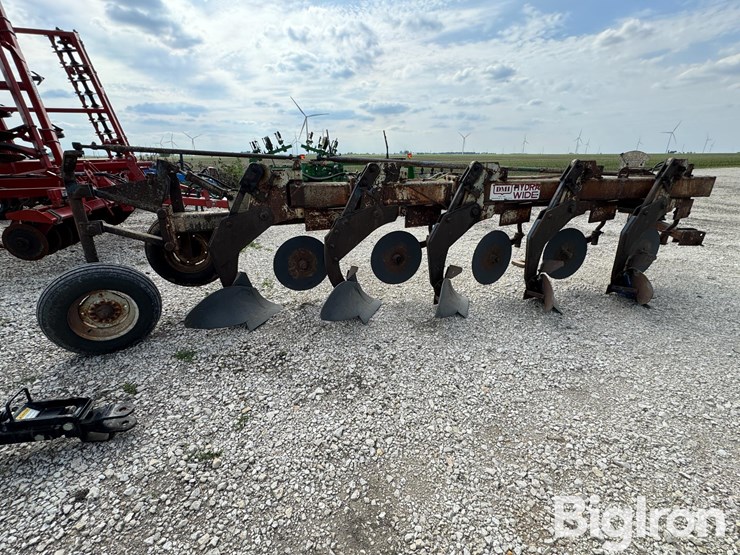dmi-5-bottom-plow-image-4