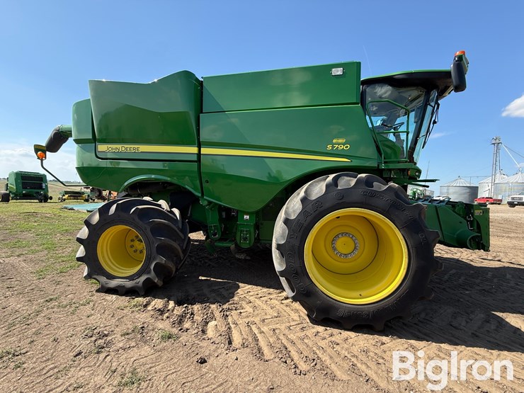2020-john-deere-s790-image-4