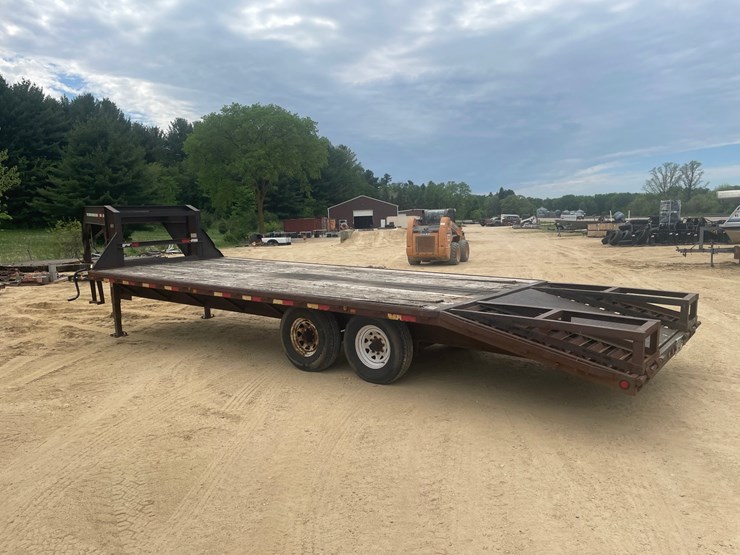 #410-•-2000-p&j-24'-gooseneck-trailer-(has-wi-title)-image-6