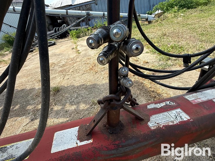 2010-case-ih-330-image-12
