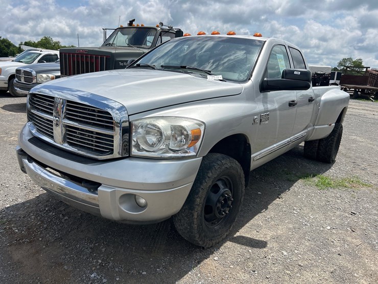 2007-dodge-ram-3500-image-2