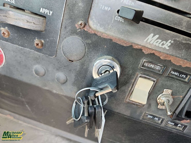 1999-mack-mr690s-image-32