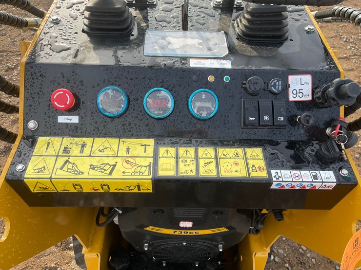 #2009-•-2026-agt-mx-crt23-compact-track-loader-image-12