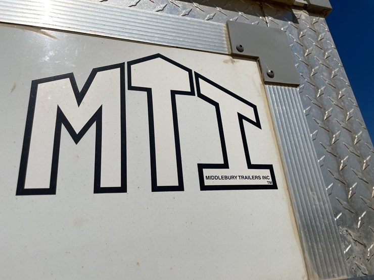 #412-•-2012-middlebury-16'-enclosed-trailer-(has-wi-title)-image-9