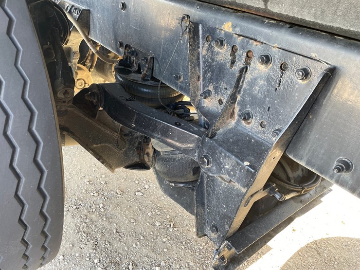 2019-kenworth-t880-image-23