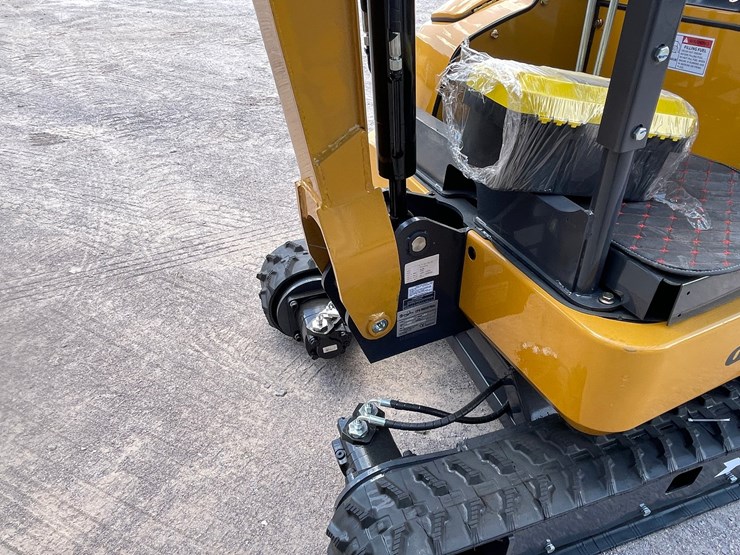 #2662-•-unused-cfg-mini-excavator-image-22