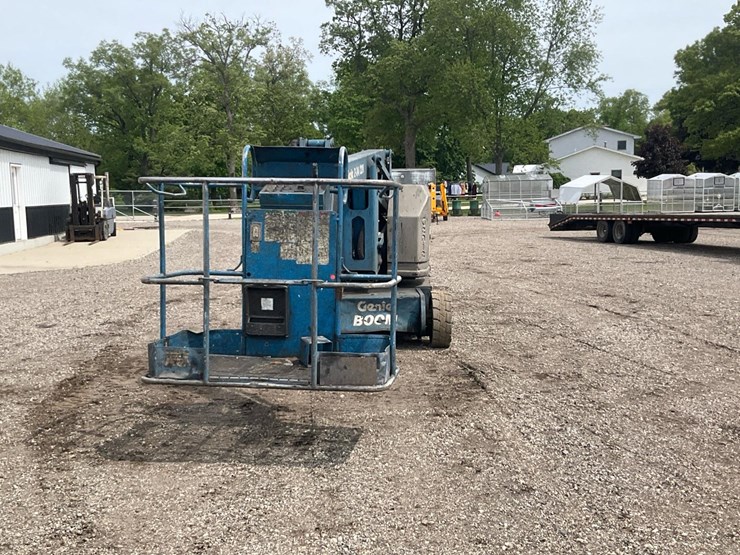 #1250-•-2006-genie-boom-lift-image-12