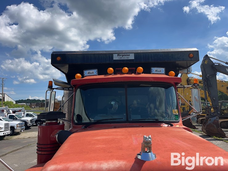 1992-mack-rb690s-image-18
