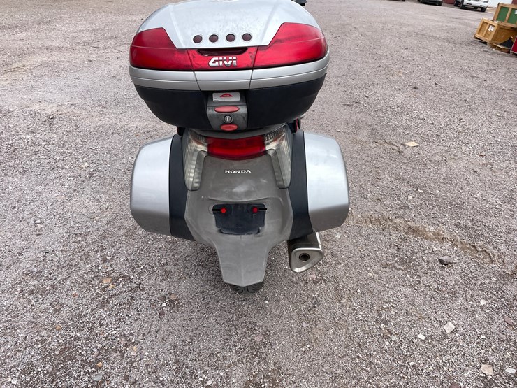 #214-•-2010-honda-touring-(has-a-nm-title)-image-5