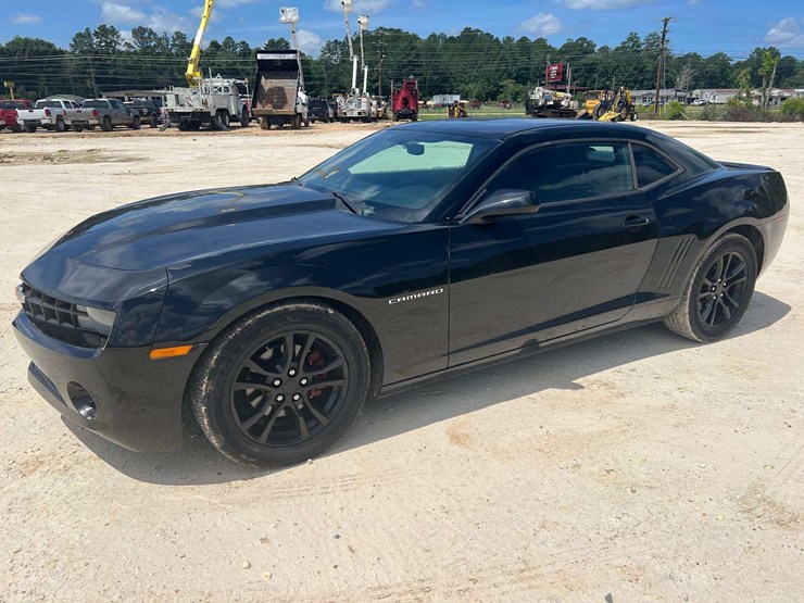 2013-chevrolet-camaro-2-door-coupe-(98,540-miles)-image-1