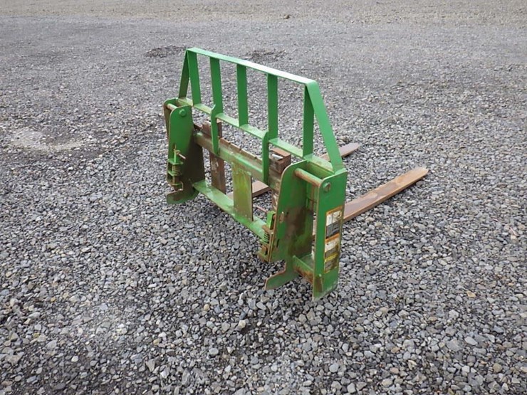 john-deere-210-image-3