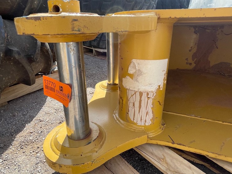 caterpillar-320-image-14