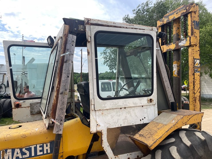 #302-•-liftmaster-rough-terrain-forklift-(boyceville-wi)-image-13