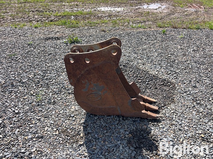 strickland-12"-backhoe-bucket-image-4