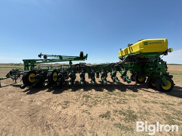 2023-john-deere-1775nt-image-8