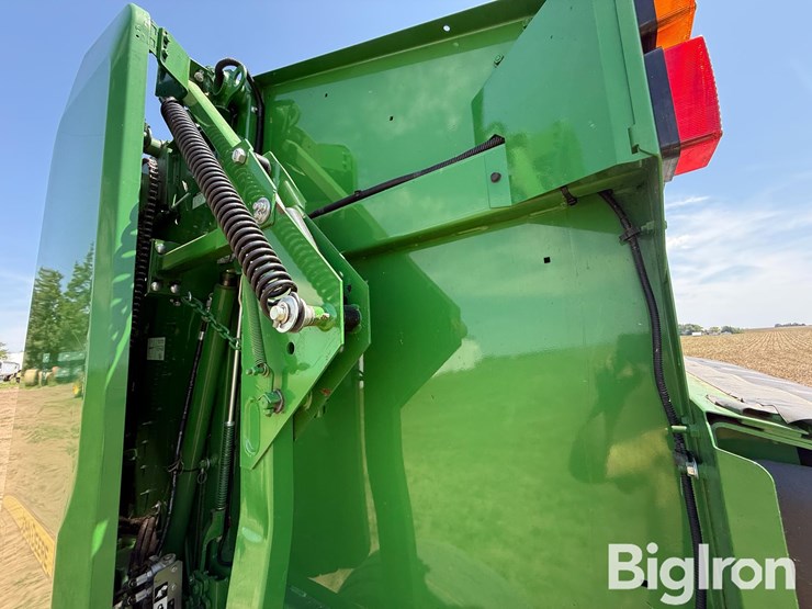 2022-john-deere-560m-image-19