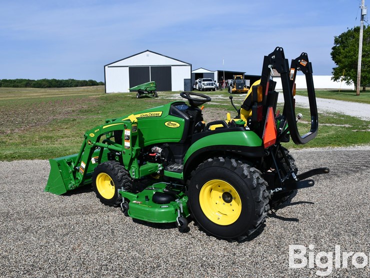 2025-john-deere-2025r-image-7