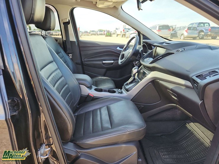 2015-ford-escape-image-18