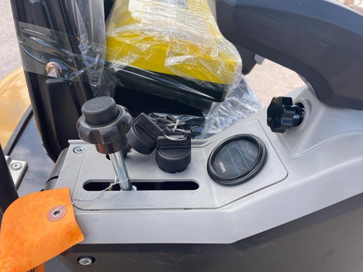 #2663-•-unused-cfg-mini-excavator-image-37