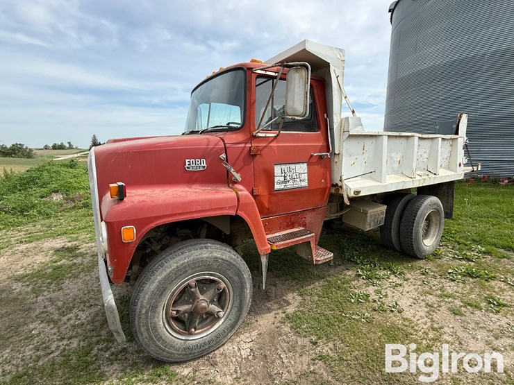 1983-ford-ln8000-image-1