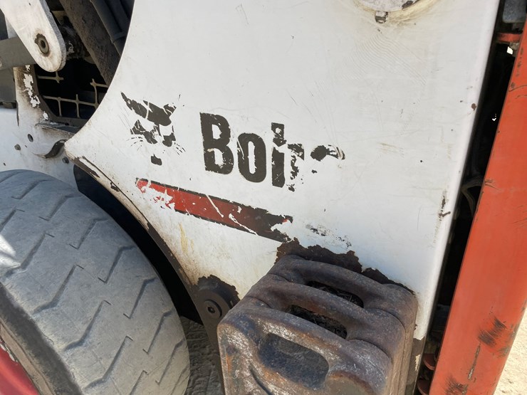 2013-bobcat-s650-image-9